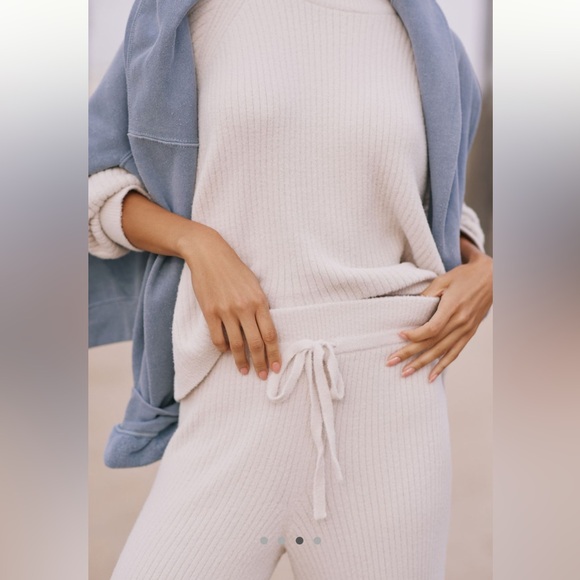 Spiritual gangster Chenile wide leg pants & sweater - Picture 6 of 9